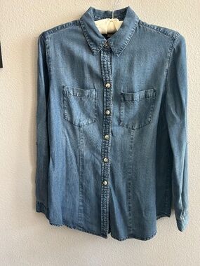 Chico’s Soft Denim Long Sleeve Shirt